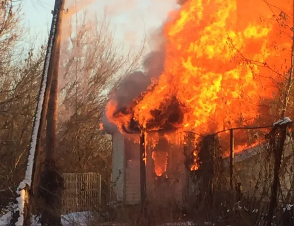 Вещи, документы и любимые питомцы: в Самарской области сгорел частный дом