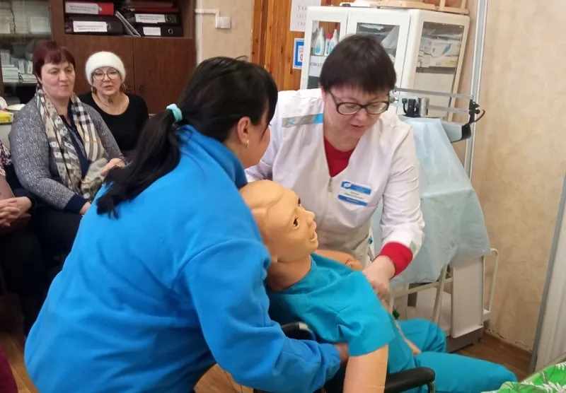 В Новокуйбышевске соцработников научили ухаживать за пожилыми людьми 