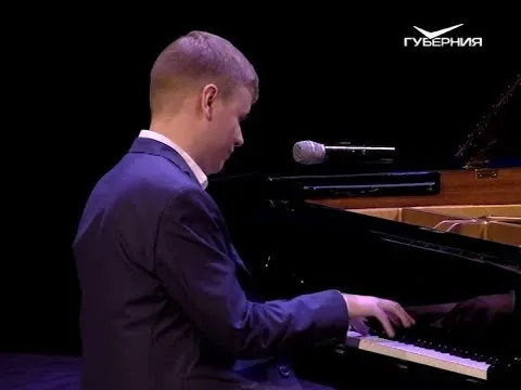 Виртуоз Олег Аккуратов выступил на сцене Самарской филармонии