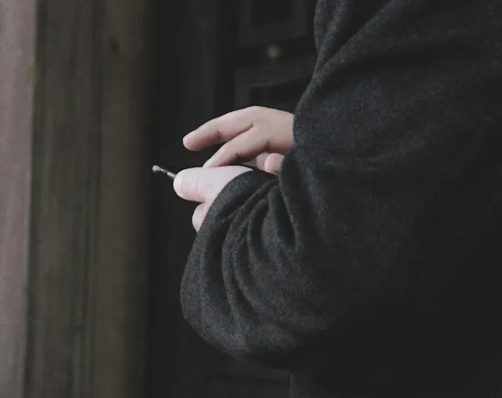 Житель Нефтегорска похитил деньги через смартфон приятеля