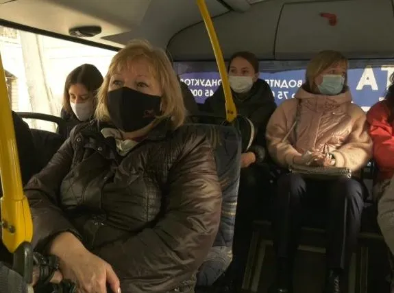 В Самаре за неделю составили 25 протоколов на "антимасочников" в общественном транспорте