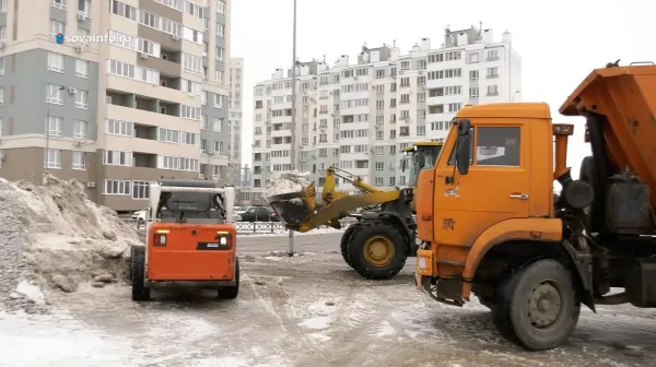 Очистка дворов от снега и наледи: что обязана делать управляющая компания