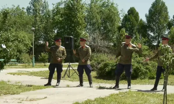 Казаки исполнили для постояльцев госпиталя ветеранов войн песни, посвящённые ВОВ