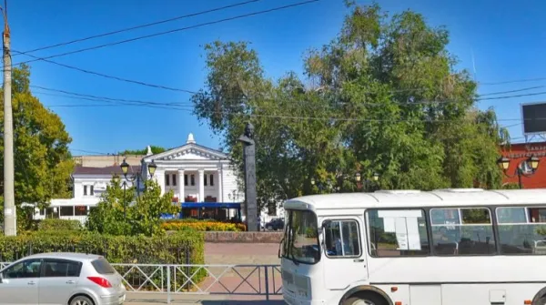 В Самаре взяли под охрану памятник Феликсу Дзержинскому с шинелью на плече