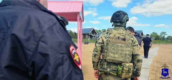 В Самаре иностранцы притворились мебелью, чтобы избежать проверки