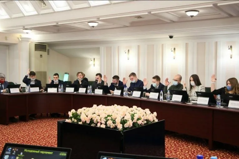 Члены молодежного парламента и волонтеры очистят Самару от незаконной рекламы