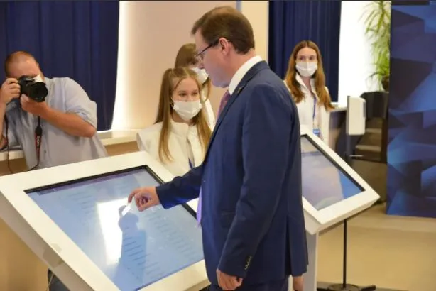 Участки для предварительного голосования "Единой России" открылись в Самарской области