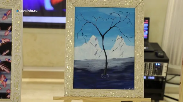 Искусство без границ: в Москве открылась выставка тольяттинского художника, который лишился рук