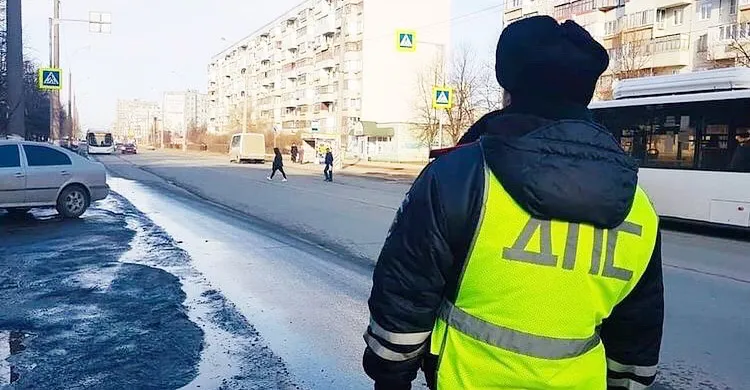 Сотрудники ГИБДД за выходные выявили 2700 нарушений ПДД на дорогах Самарской области