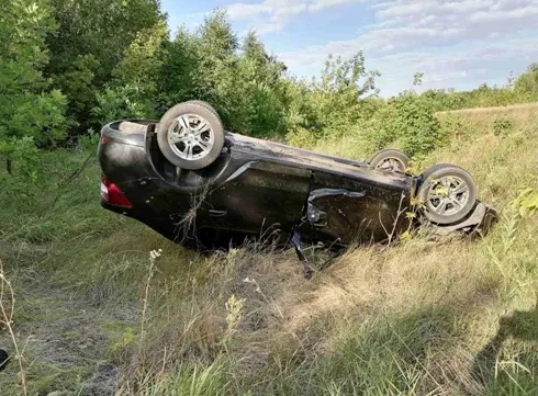 В Самарской области 24 июля погиб водитель перевернувшегося в кювет Renault Logan