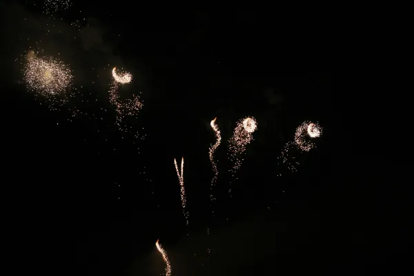 Вымачивать сутки: эксперт Юрасов рассказал, как утилизировать использованную пиротехнику