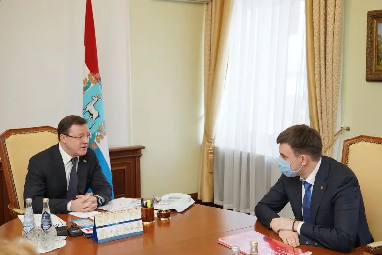 Дмитрий Азаров: "Рассчитываю на все спортивные федерации, и конечно, на Федерацию бокса, в проведении воспитательной работы среди молодежи"