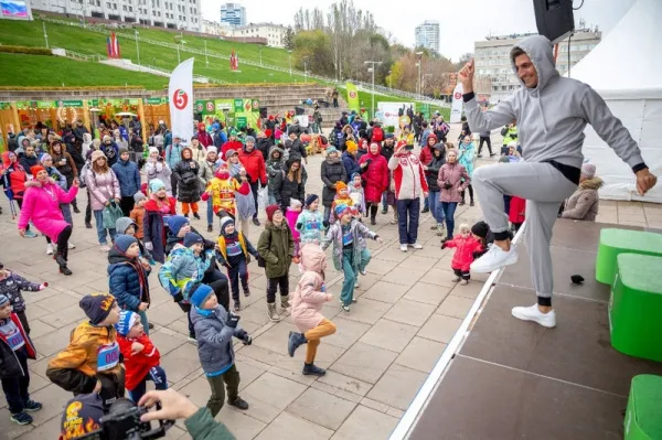 В Самаре прошли массовые старты полумарафона Volgaman