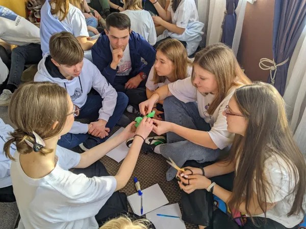 Тольяттинских школьников научили искать инвесторов для реализации молодежных общественных проектов