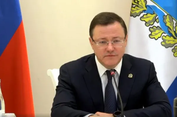 Дмитрий Азаров встретился с представителями дольщиков, получивших долгожданные квартиры