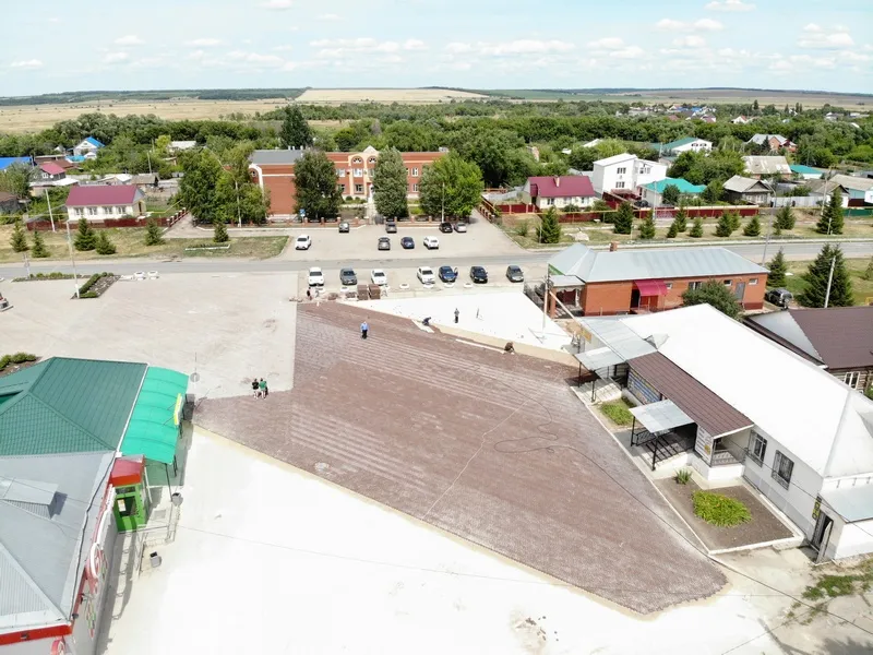 В Хворостянке Самарской области площадь Плясункова готова на 50 % 