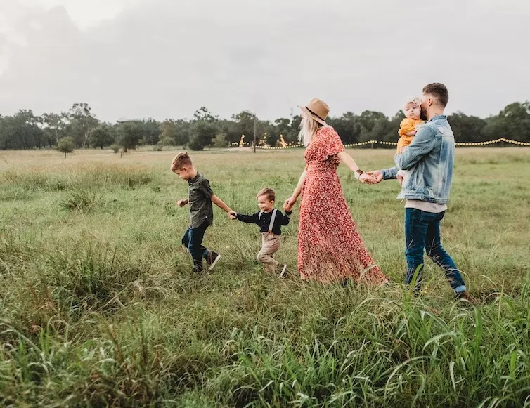 Большинство россиян считают детей главным способом оставить наследие