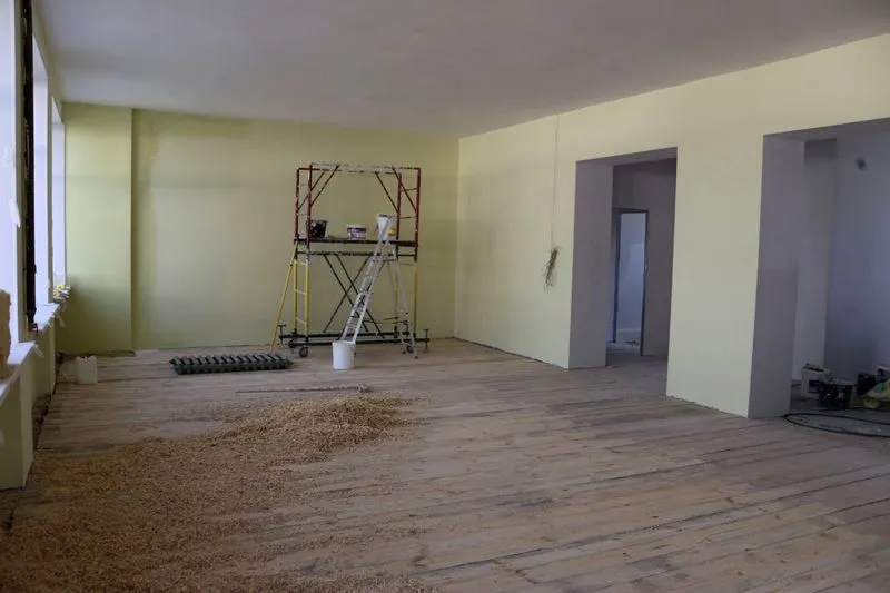 В Камышлинском районе ремонтируют зал для карате и куреша