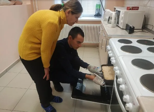 В Самарской области для особенных людей создали первую тренировочную квартиру для сопровождаемого проживания