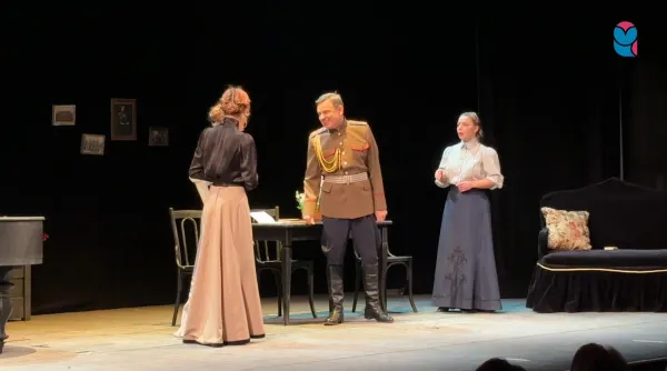 В театре "Самарская площадь" прошла премьера спектакля "Три сестры"