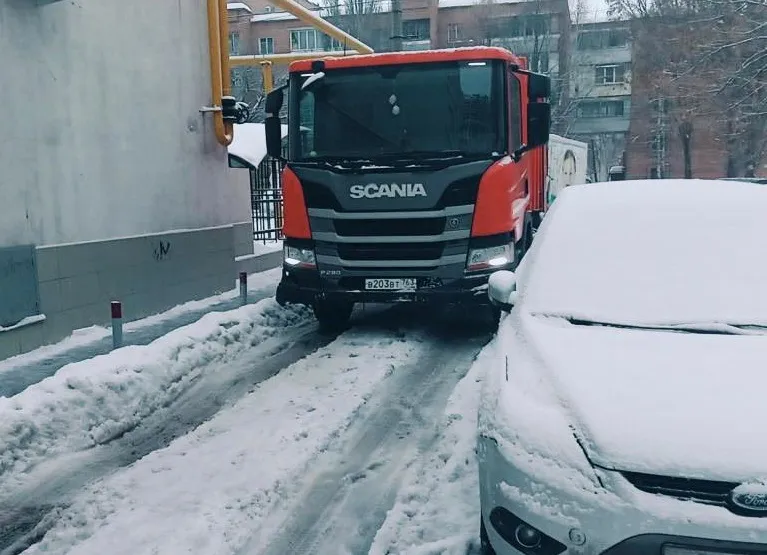 Самарцев попросили не оставлять авто возле мусорных контейнеров