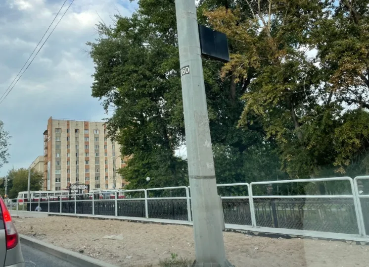В Самаре тротуары на Московском шоссе у Ботсада начнут восстанавливать в октябре 2021 года
