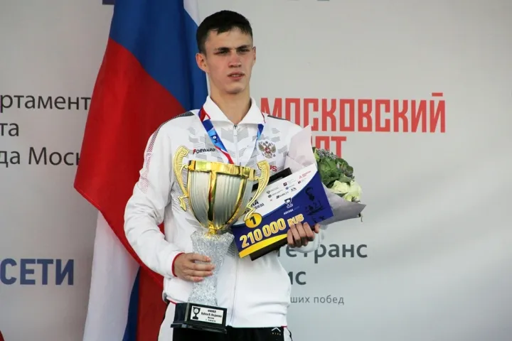 Стартовал 14-м, но пришел первым: самарский спортсмен победил в финале Кубка по современному пятиборью