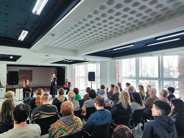 Проводили зиму народной песней со всех уголков России: в Самаре музыканты исполнили экспериментальные аранжировки