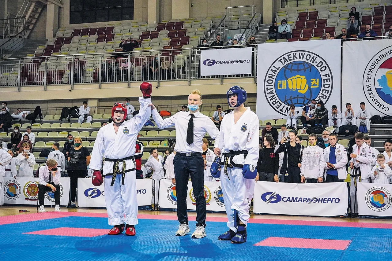 Самарские тхэквондисты одержали общекомандную победу на чемпионате и  первенстве округа | СОВА - главные новости Самары