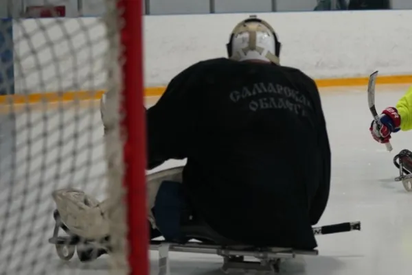 Самарские ветераны СВО и участники "Школы героев" привели команду к победе на чемпионате России по следж-хоккею