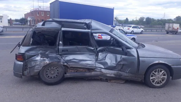 В Самарской области "Газель" с женщиной за рулем протаранила "одиннадцатую"