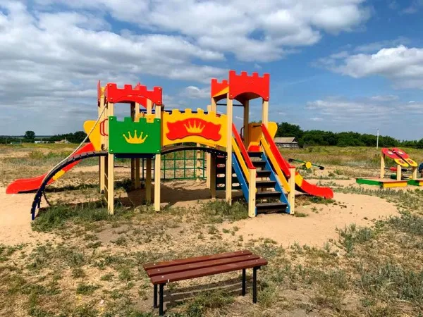В селе Новотулка появилась современная детская площадка 