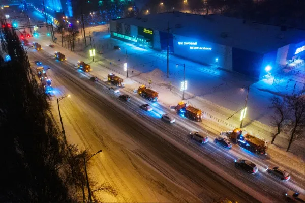303 спецмашины: на трассах Самарской области идет усиленная уборка снега