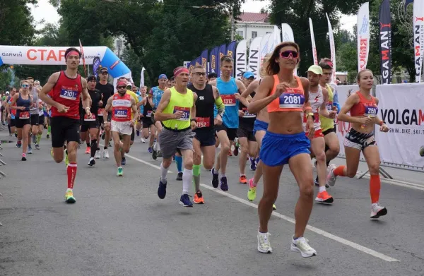 В Самаре около 2 тысяч человек из 30 городов вышли на старт легкоатлетического фестиваля