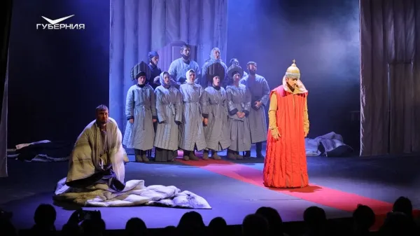 "Летопись смутного времени": в Тольятти поставили трагедию "Борис Годунов"