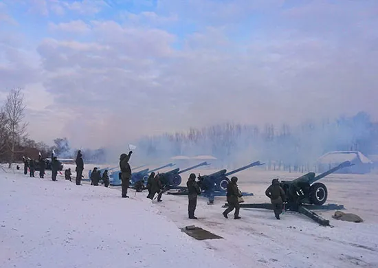 Самарские военные готовят праздничный салют на День защитника Отечества