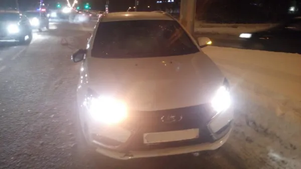 В Тольятти женщина на "Весте" отправила в больницу двоих пешеходов