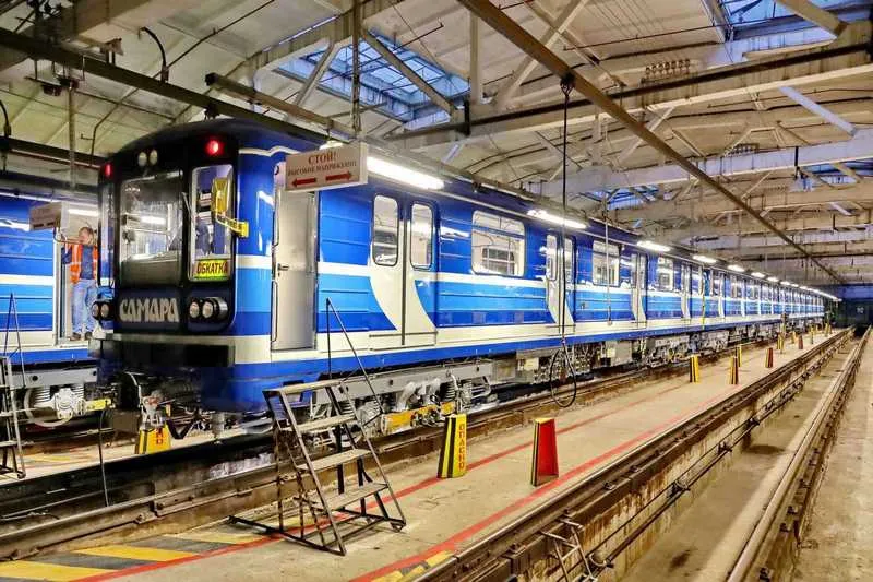 Обновленные вагоны самарского метро 16 ноября впервые вышли на пути