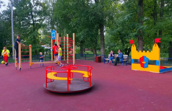 В Отрадном появилась новая детская площадка | СОВА - главные новости Самары