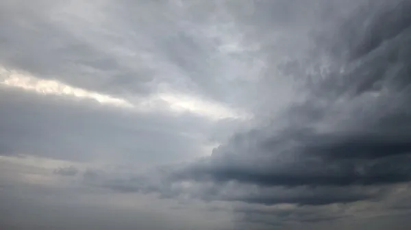 Погода на 15 июля 2025 года: народные приметы и прогноз синоптиков