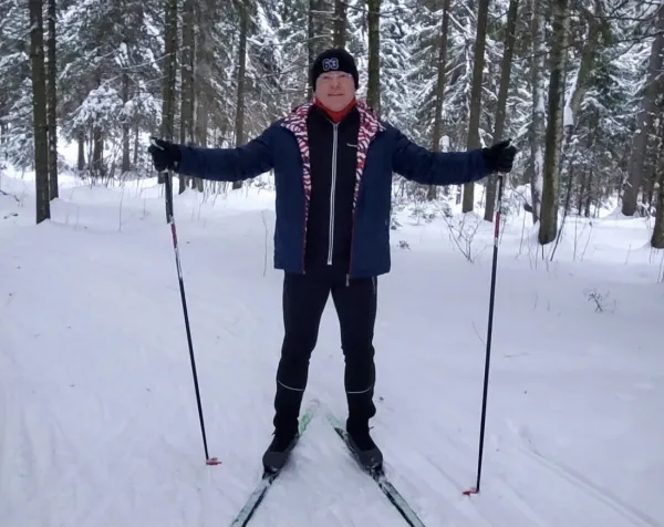 Лыжный марафон и 63 отжимания: Дмитрий Азаров начал 2022 год со спорта