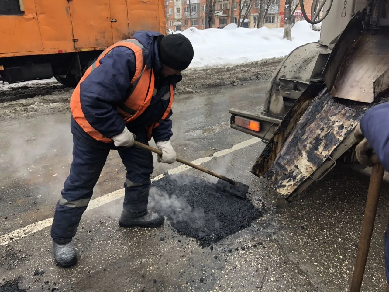 В Самаре стартовал аварийно-ямочный ремонт дорог | СОВА - главные новости  Самары