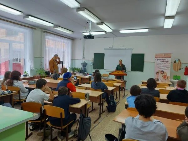 В Самаре школьники "примерили" традиции народного костюма к современной моде