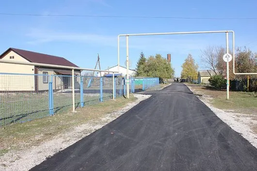 В Ставропольском районе к новым медучреждениям проложили асфальтовую дорогу 