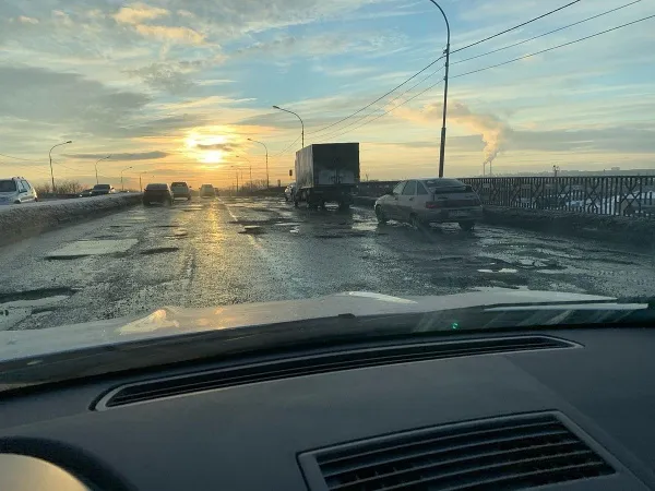 "Мы убиваем свои машины": в администрации Самары рассказали, когда починят Смышляевский путепровод