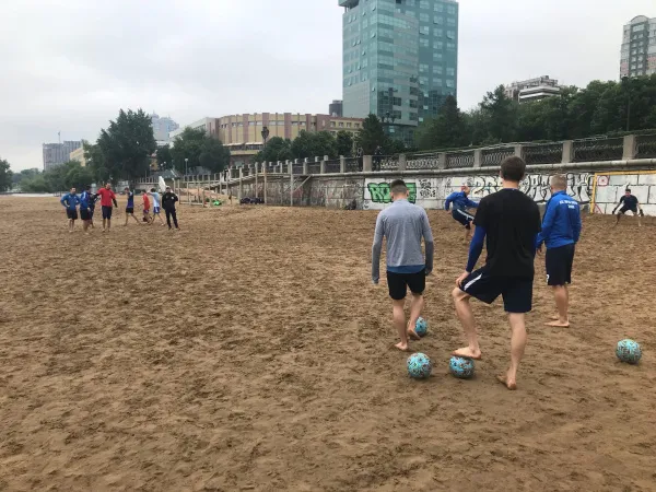Пляжные "Крылья Советов" провели первую открытую тренировку