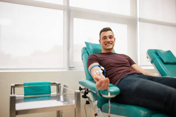 Медики рассказали, кто не может стать донором крови 