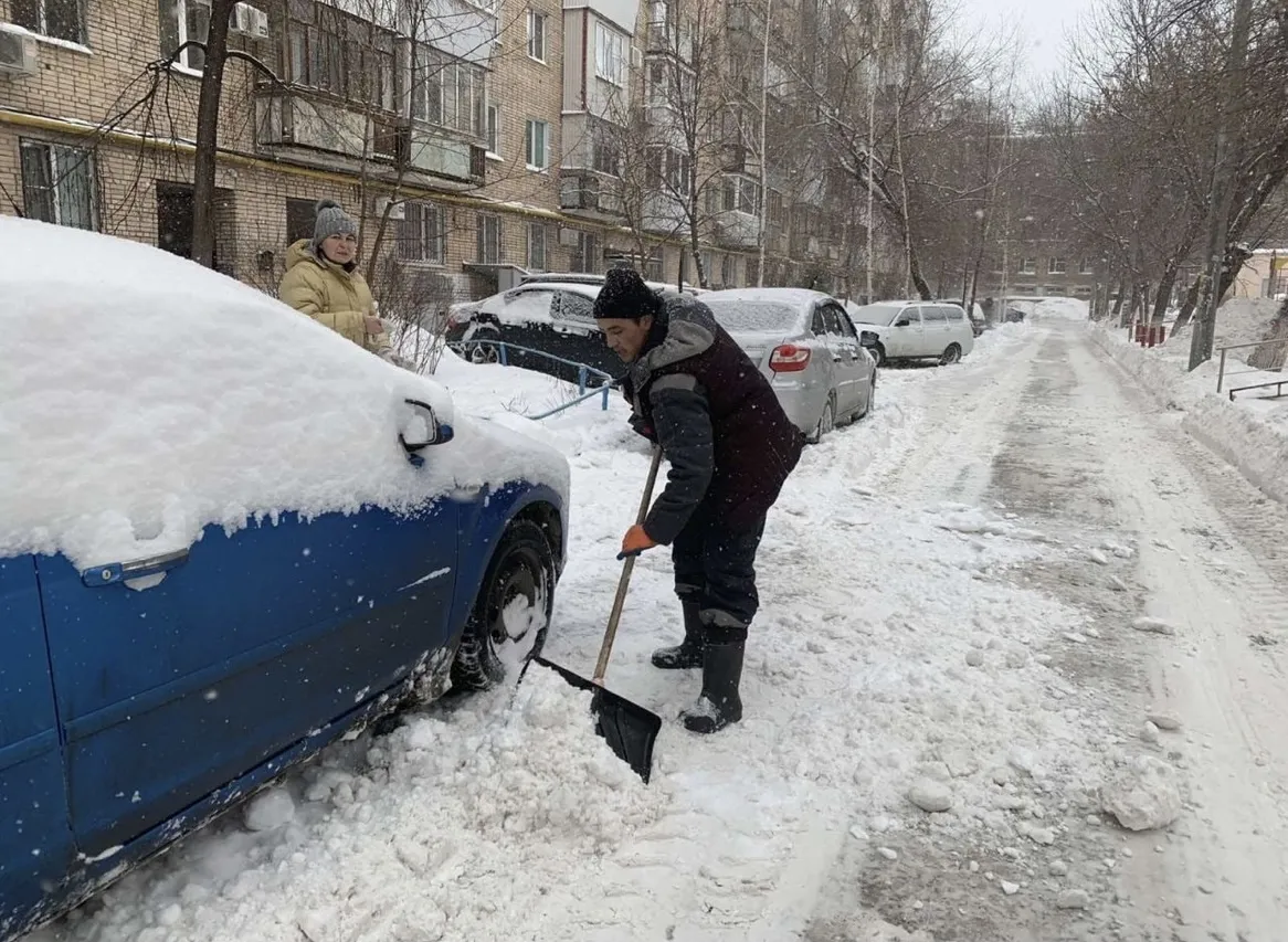 Дмитрий Азаров проверил организацию работ по уборке снега в Тольятти | СОВА  - главные новости Самары