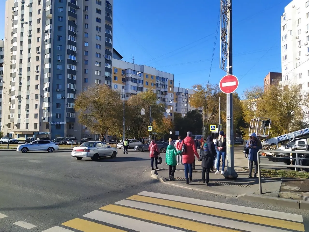 В Самаре остановки общественного транспорта около ТЦ 