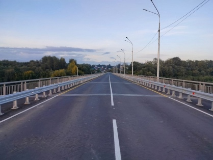 В Алтайском крае при строительстве моста экскаватор травмировал рабочего ковшом